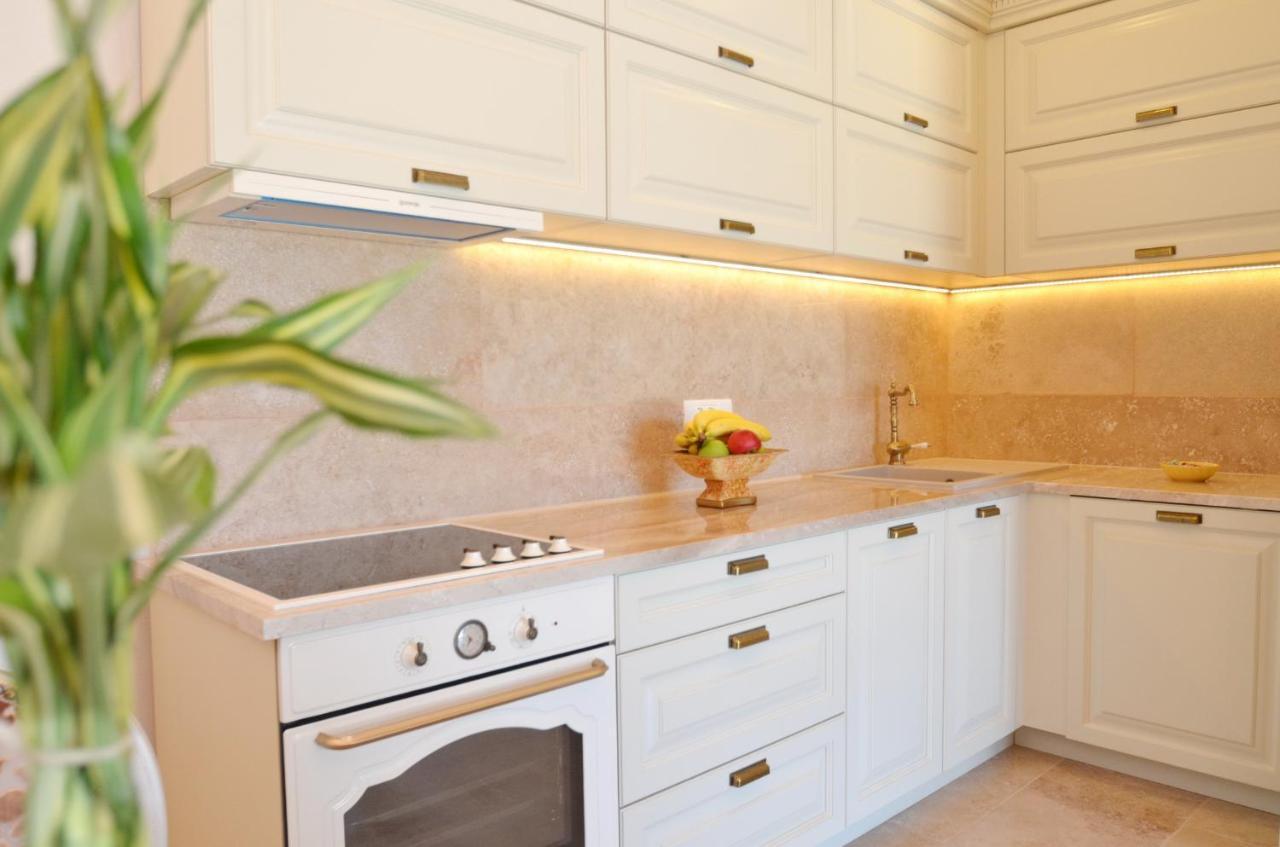 Leut Stone Residence Teodo Esterno foto