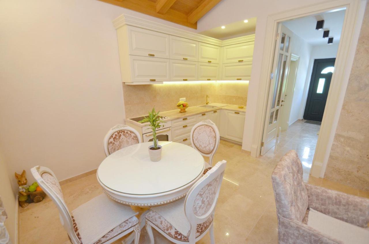 Leut Stone Residence Teodo Esterno foto