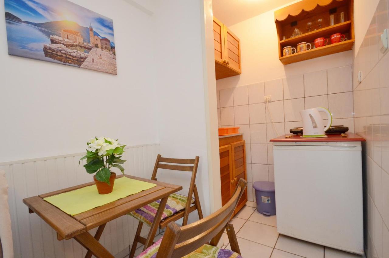Leut Stone Residence Teodo Esterno foto