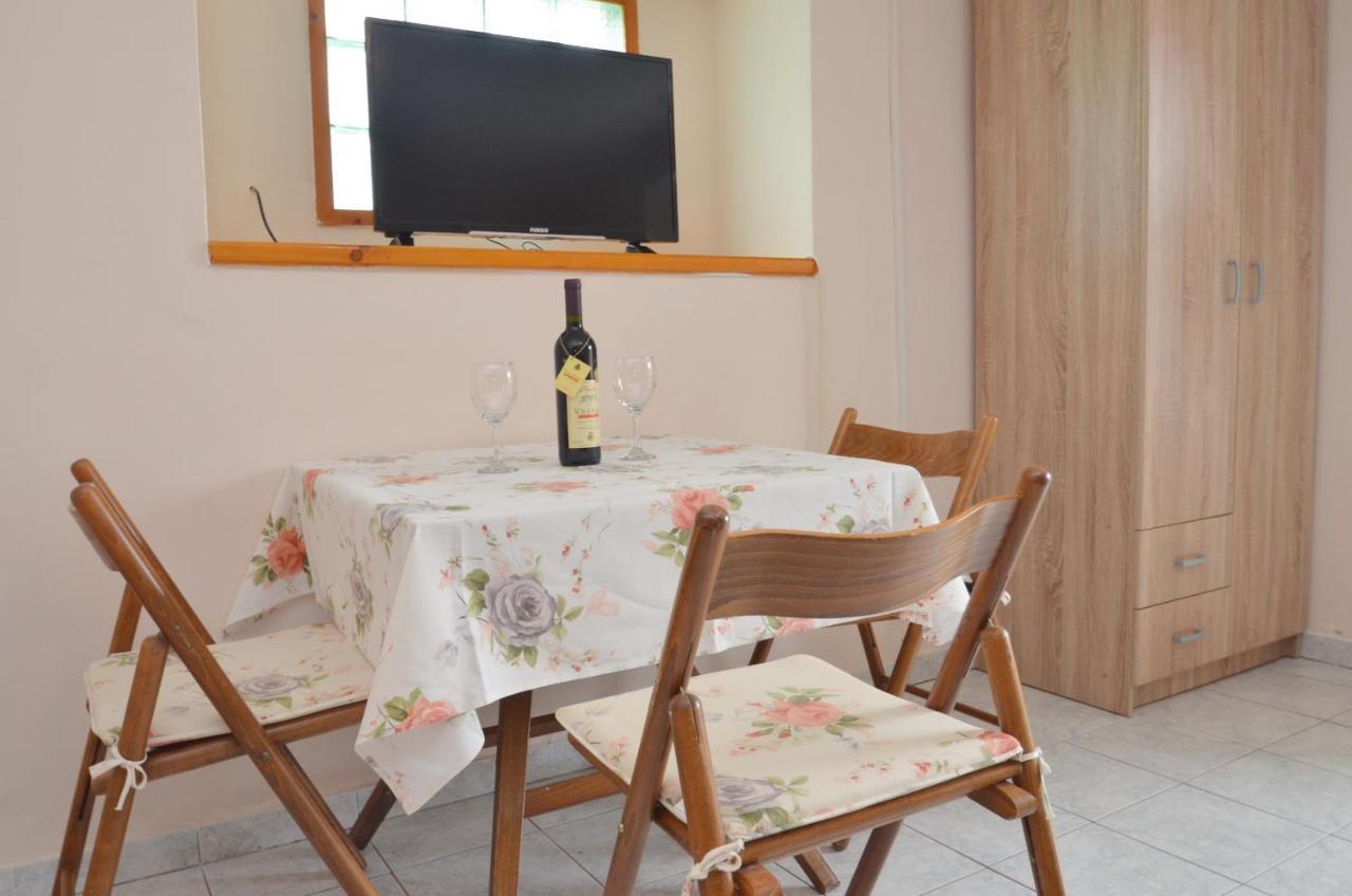 Leut Stone Residence Teodo Esterno foto