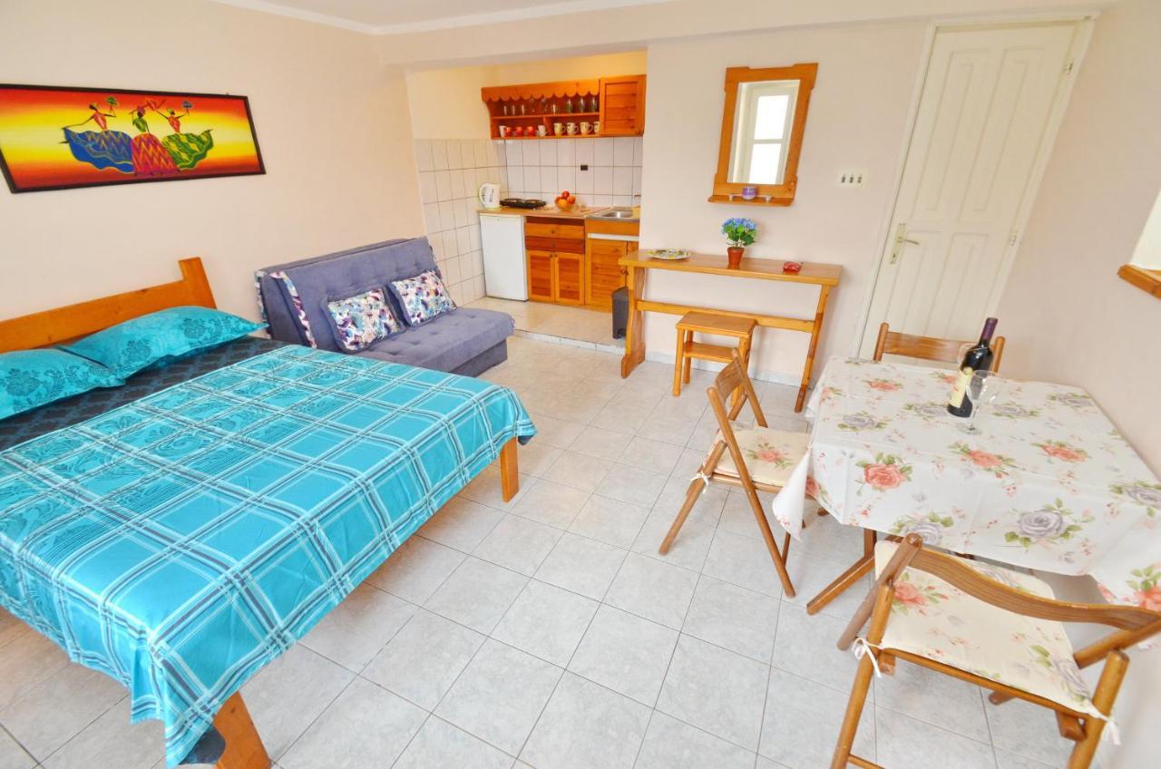 Leut Stone Residence Teodo Esterno foto